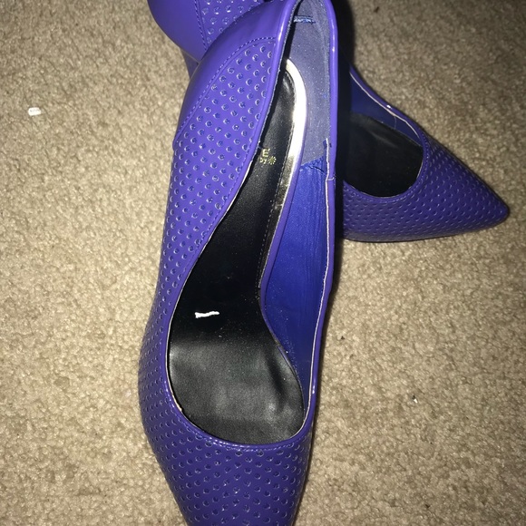 Pumps - Picture 2 of 4